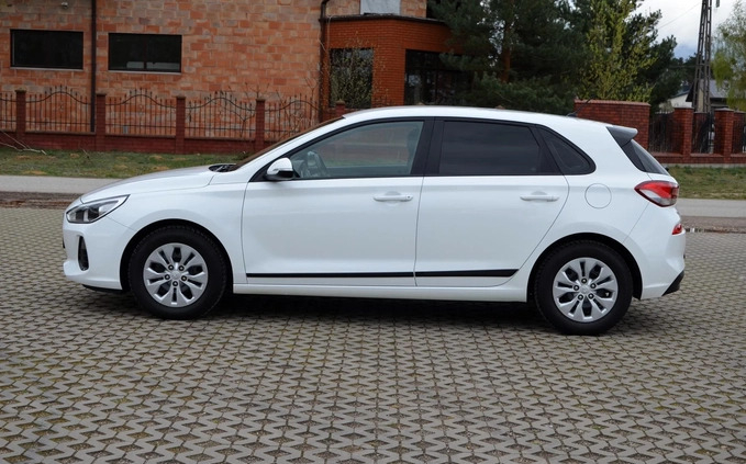 Hyundai I30 cena 46900 przebieg: 145000, rok produkcji 2018 z Sochaczew małe 326